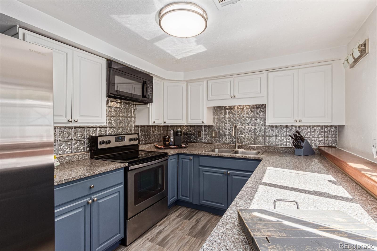 11112 W Exposition Drive