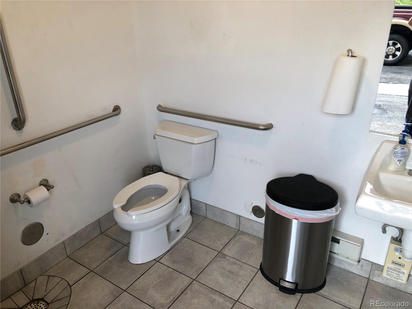 1725 Majestic Drive Unit: B2