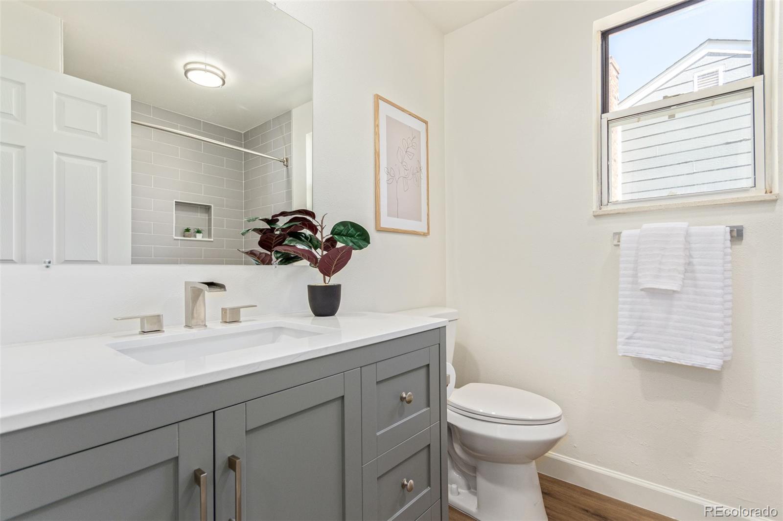 8783 W Quarto Avenue