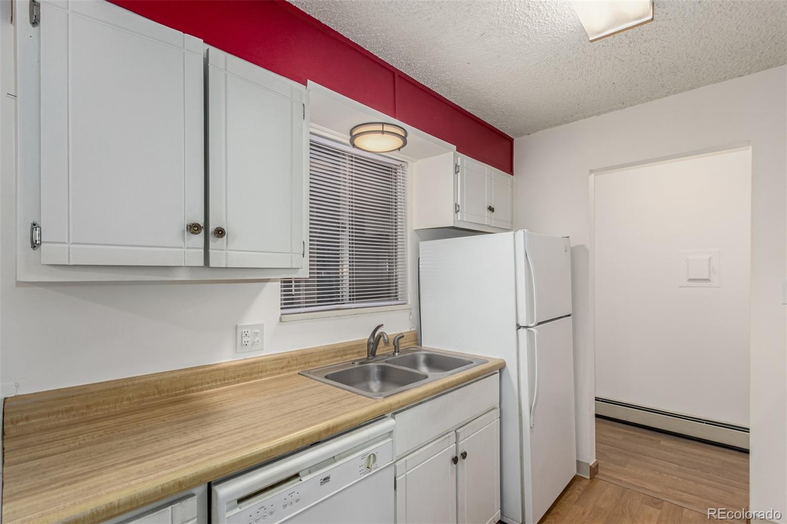 1390 Everett Court Unit: 220