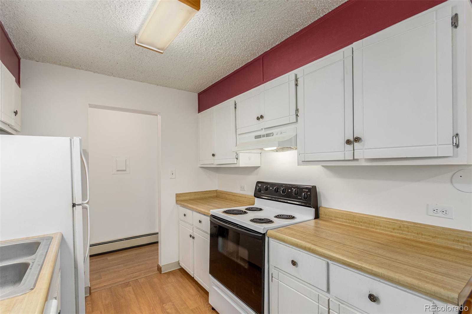 1390 Everett Court Unit: 220