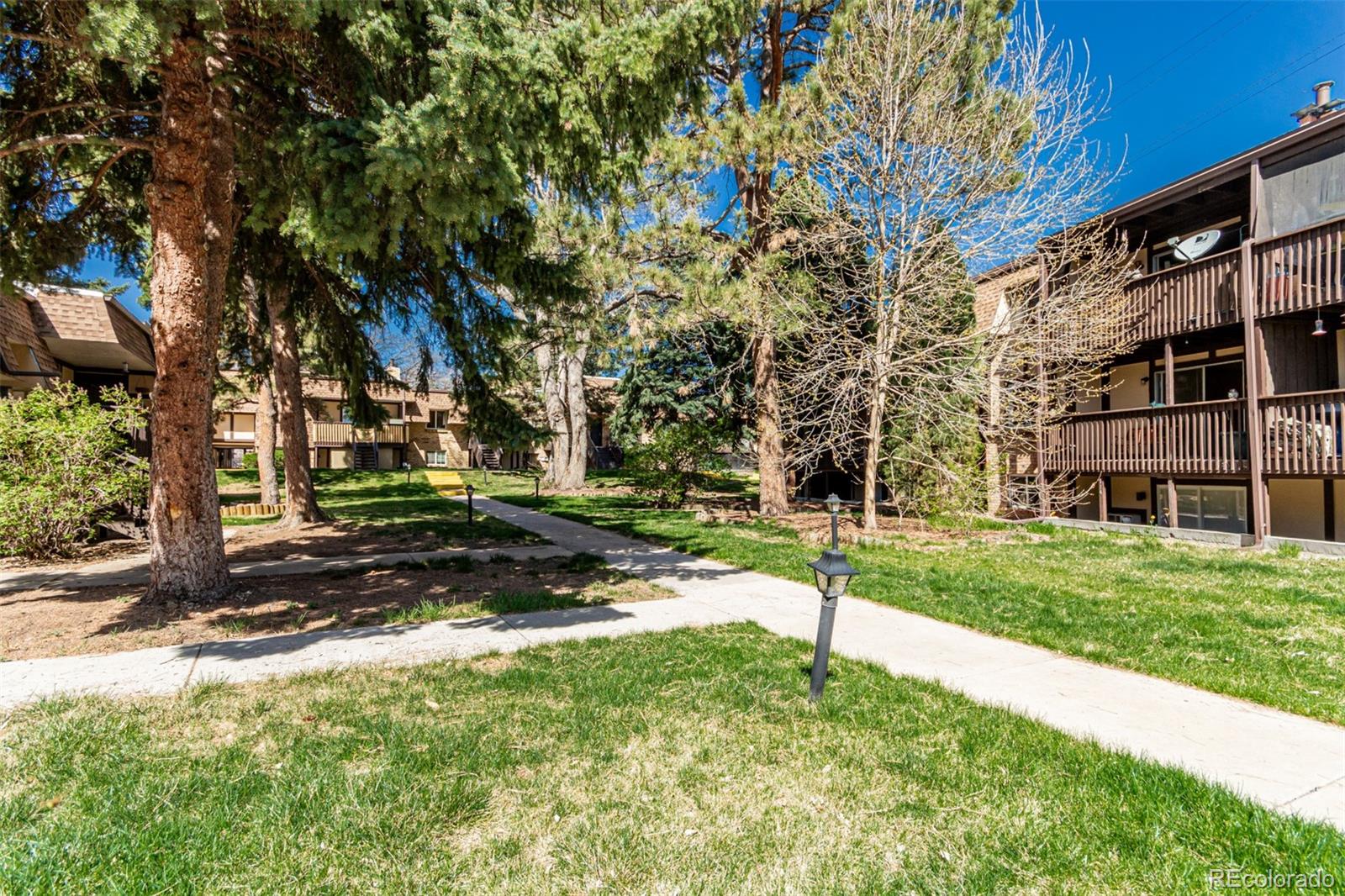 1390 Everett Court Unit: 220