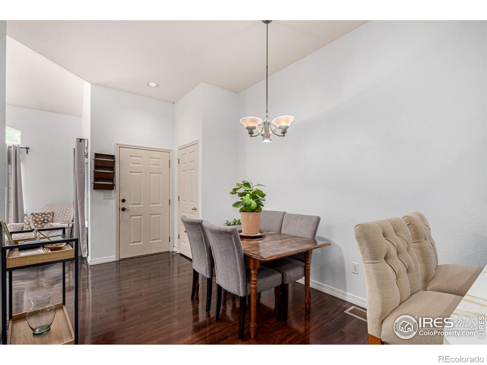 4500 Seneca Street Unit: 36