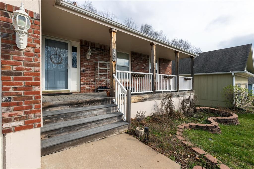 3409 S Arrowhead Court