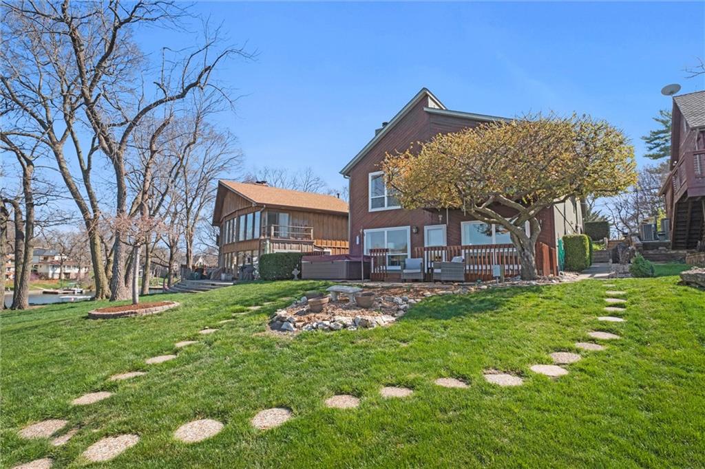 32 BEACH Drive