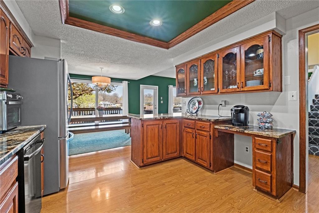 32 BEACH Drive