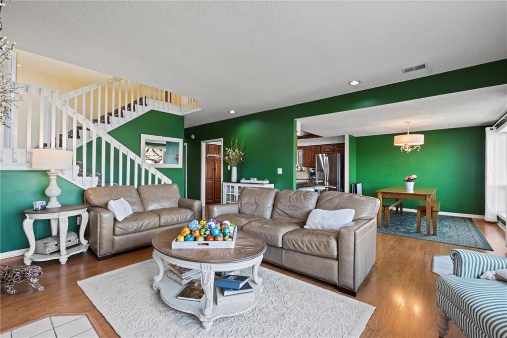 32 BEACH Drive