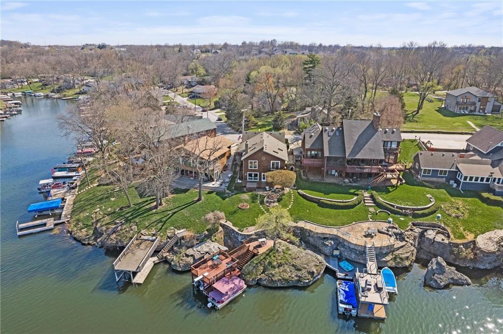 32 BEACH Drive