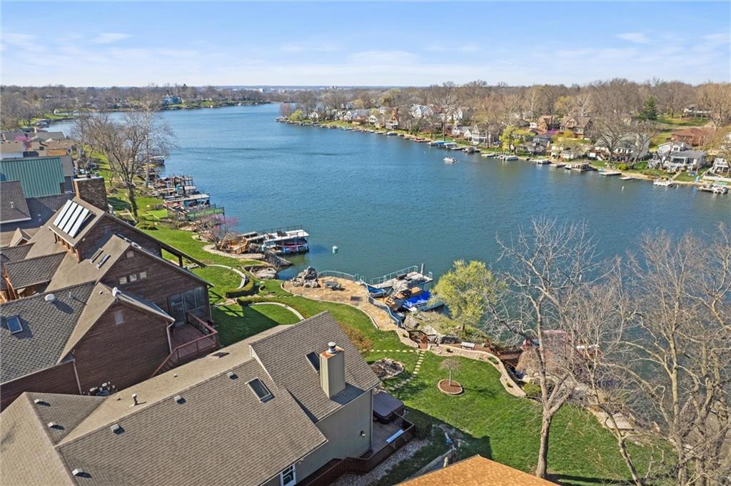 32 BEACH Drive