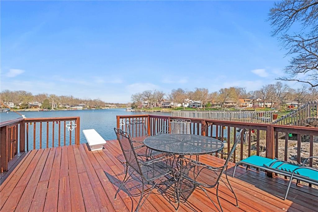 32 BEACH Drive