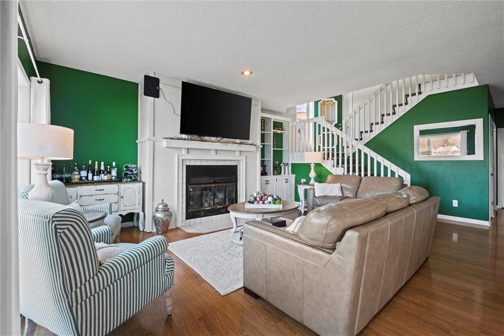 32 BEACH Drive
