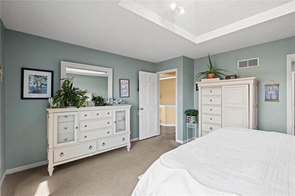 32 BEACH Drive
