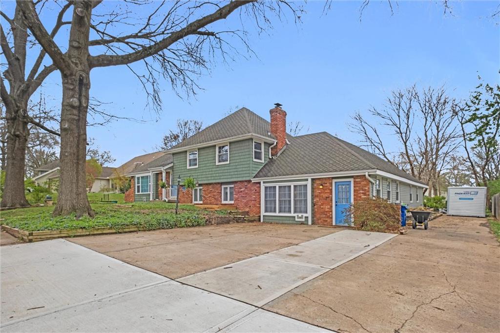 402 SW White Ridge Drive