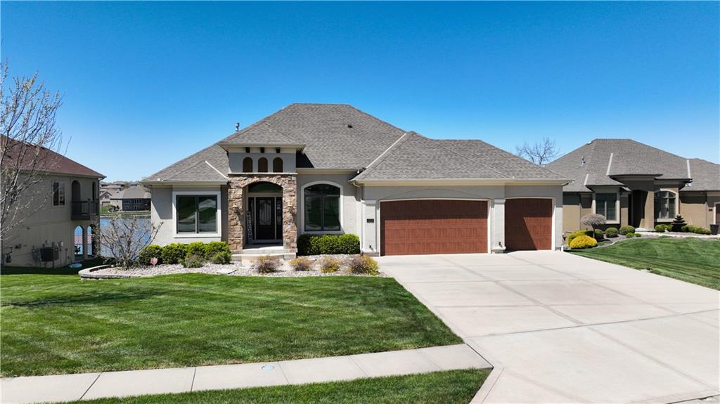 1202 Lakecrest Circle