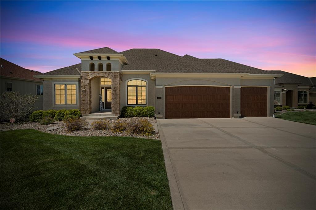 1202 Lakecrest Circle