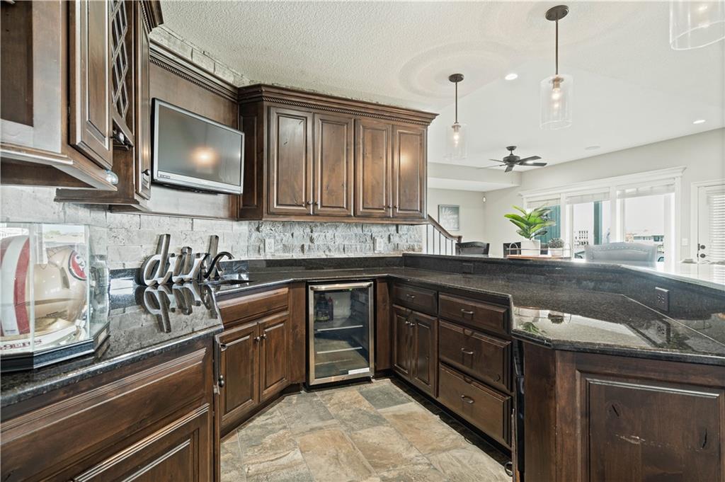 1202 Lakecrest Circle
