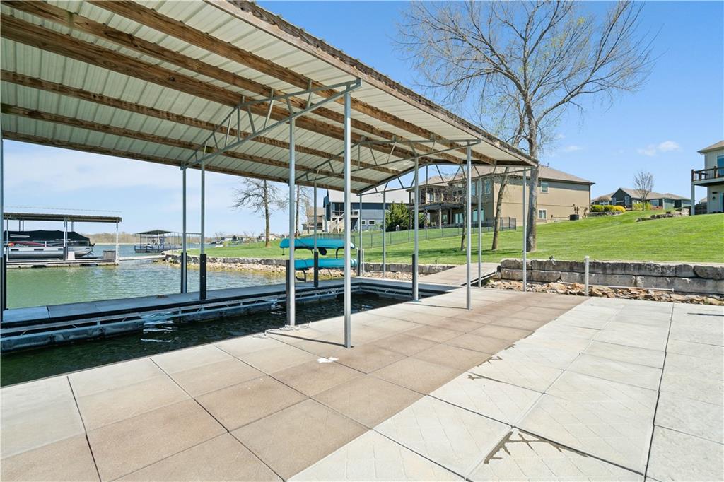 1202 Lakecrest Circle