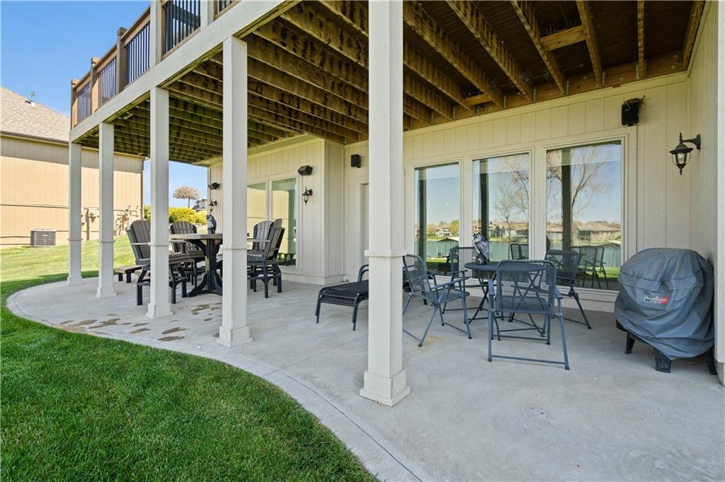 1202 Lakecrest Circle