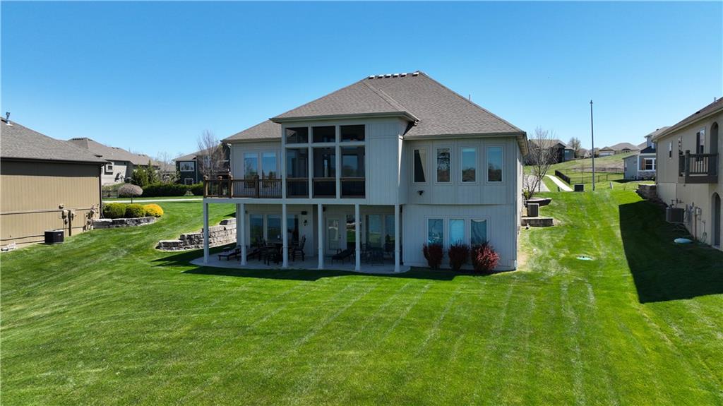 1202 Lakecrest Circle