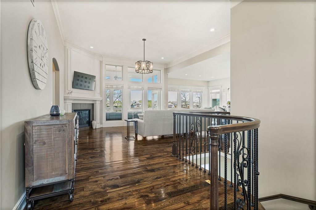 1202 Lakecrest Circle