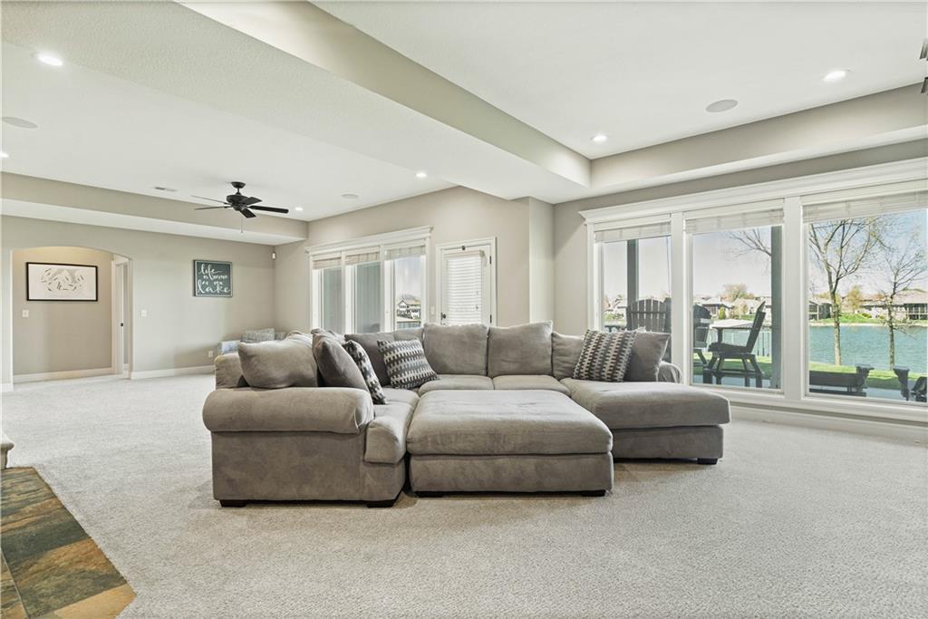 1202 Lakecrest Circle