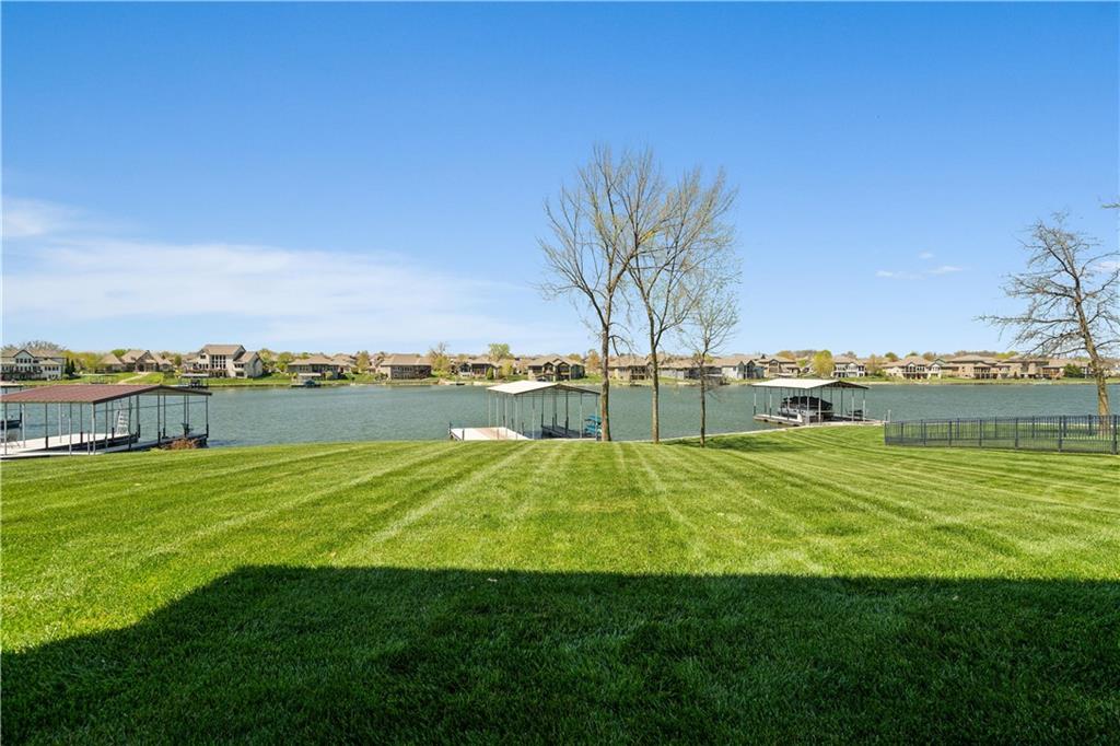 1202 Lakecrest Circle