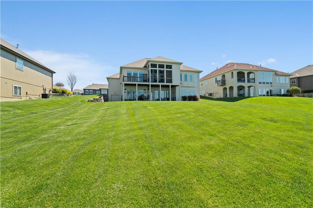 1202 Lakecrest Circle