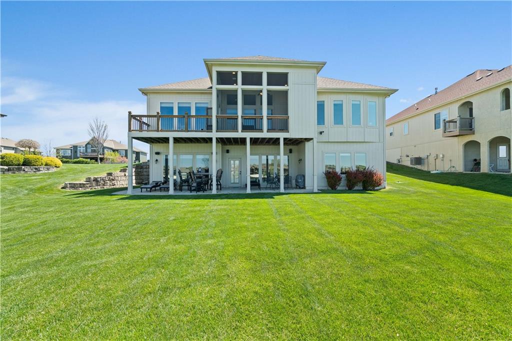 1202 Lakecrest Circle