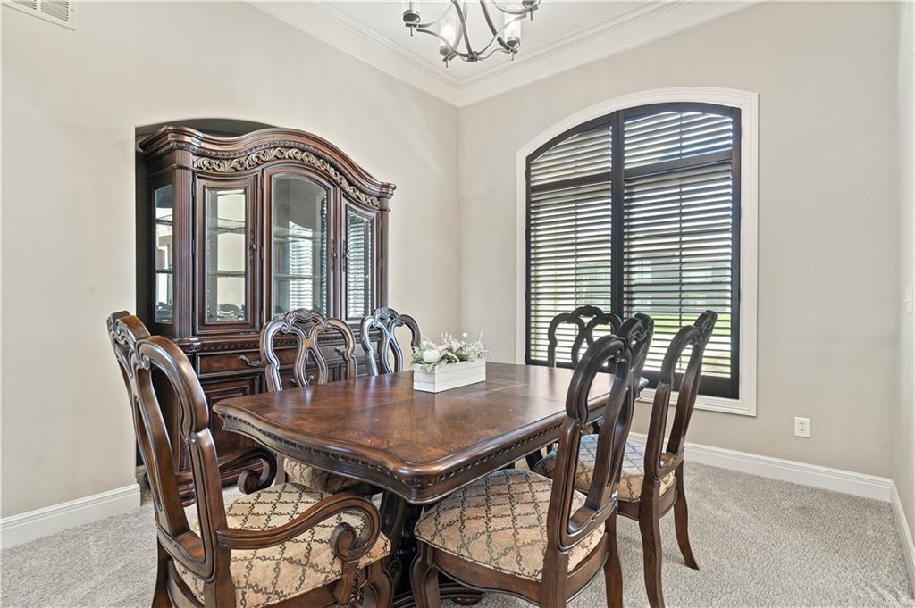 1202 Lakecrest Circle