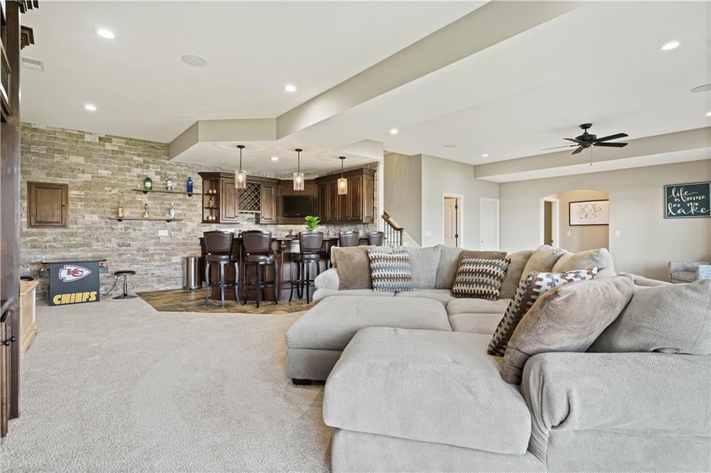 1202 Lakecrest Circle