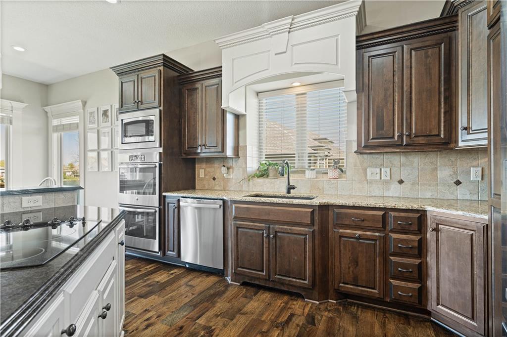 1202 Lakecrest Circle
