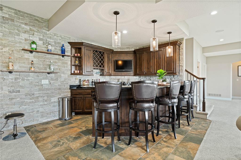 1202 Lakecrest Circle