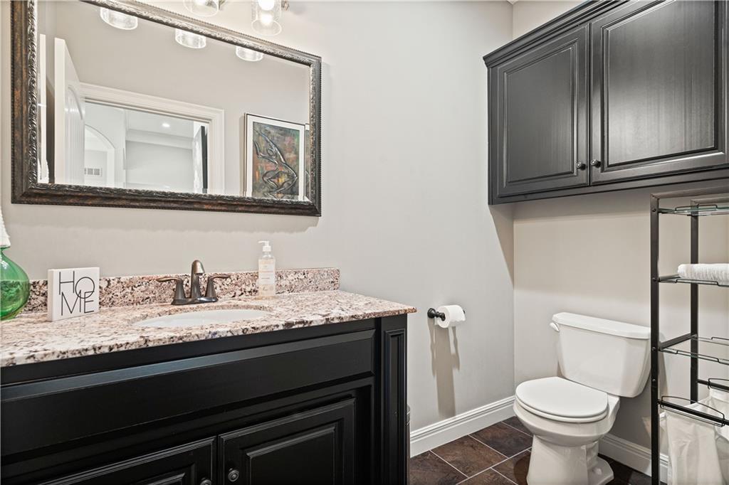 1202 Lakecrest Circle