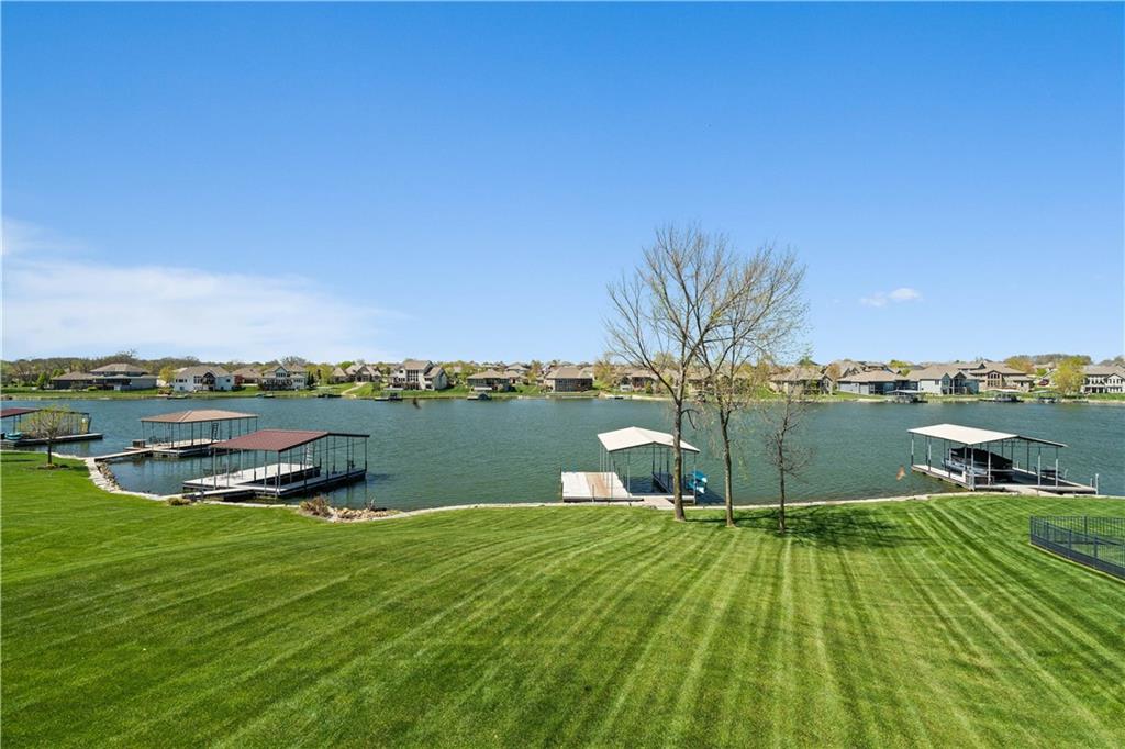 1202 Lakecrest Circle
