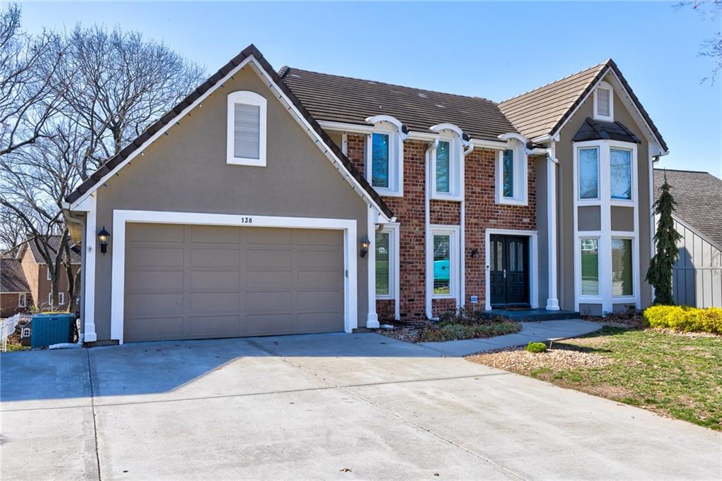 138 NE Edgewater Drive