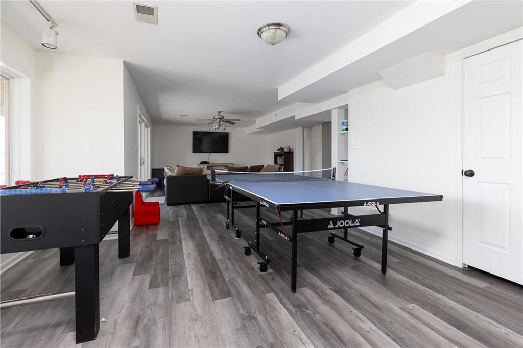 138 NE Edgewater Drive