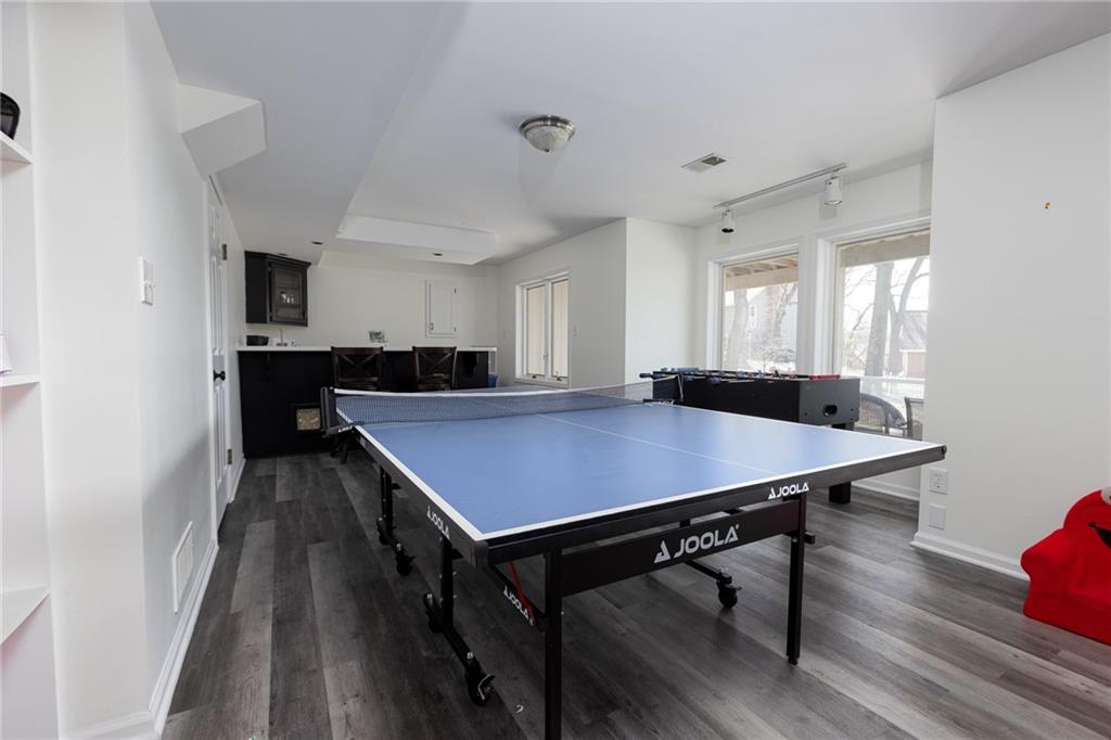 138 NE Edgewater Drive