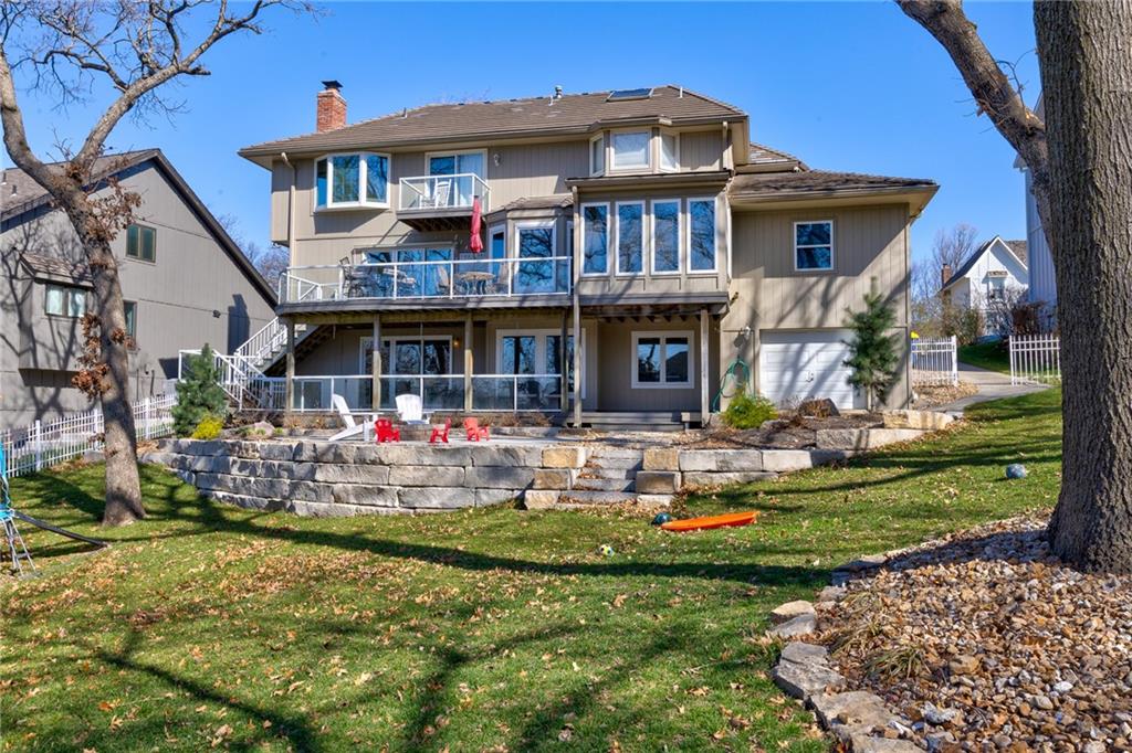 138 NE Edgewater Drive