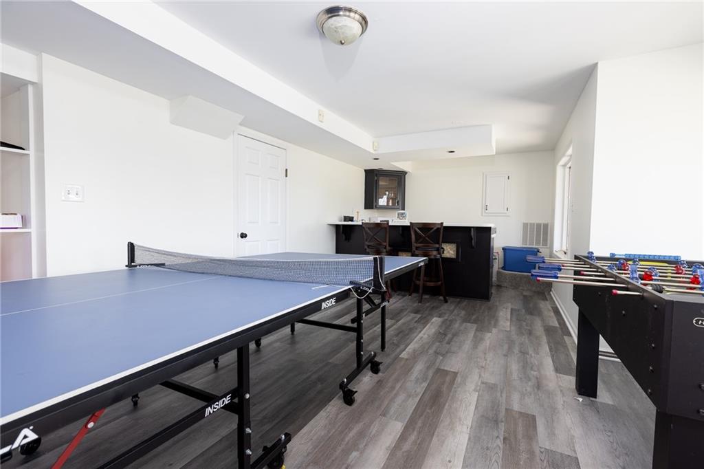 138 NE Edgewater Drive