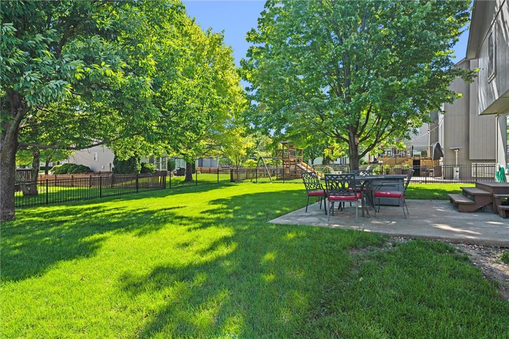 2516 SW 11TH Street