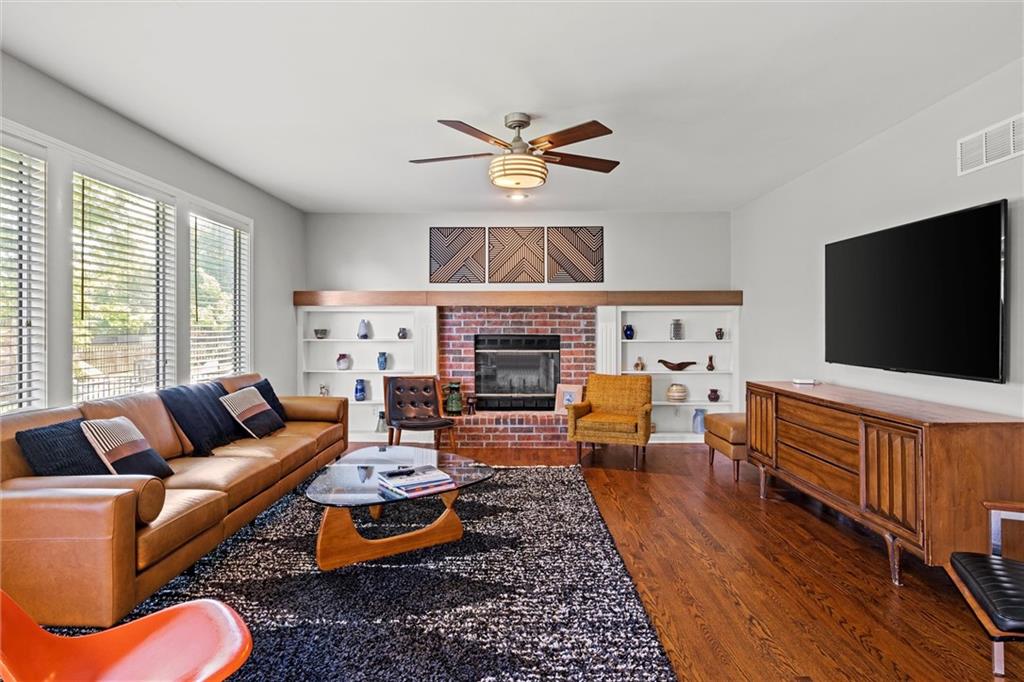 2516 SW 11TH Street