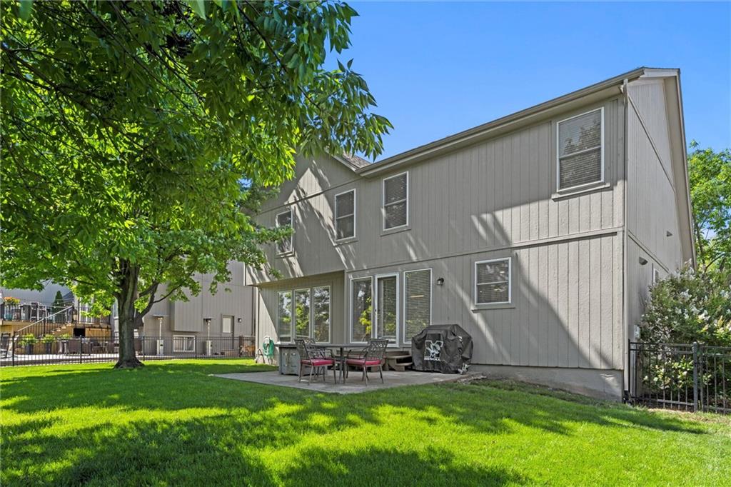 2516 SW 11TH Street