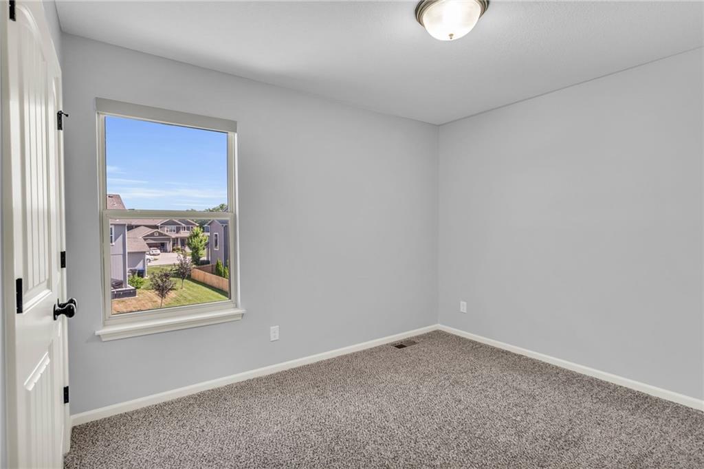 115 SE Briar Valley Lane