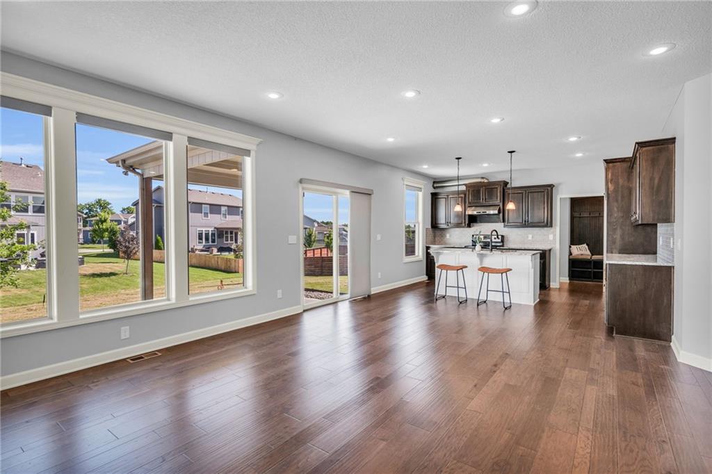 115 SE Briar Valley Lane