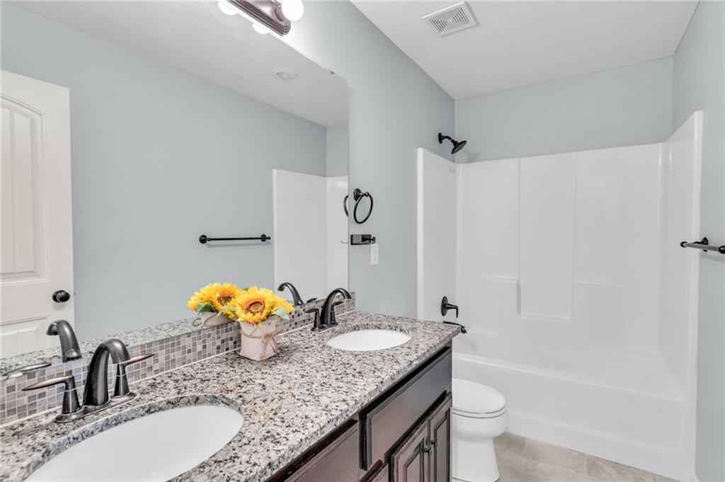 115 SE Briar Valley Lane