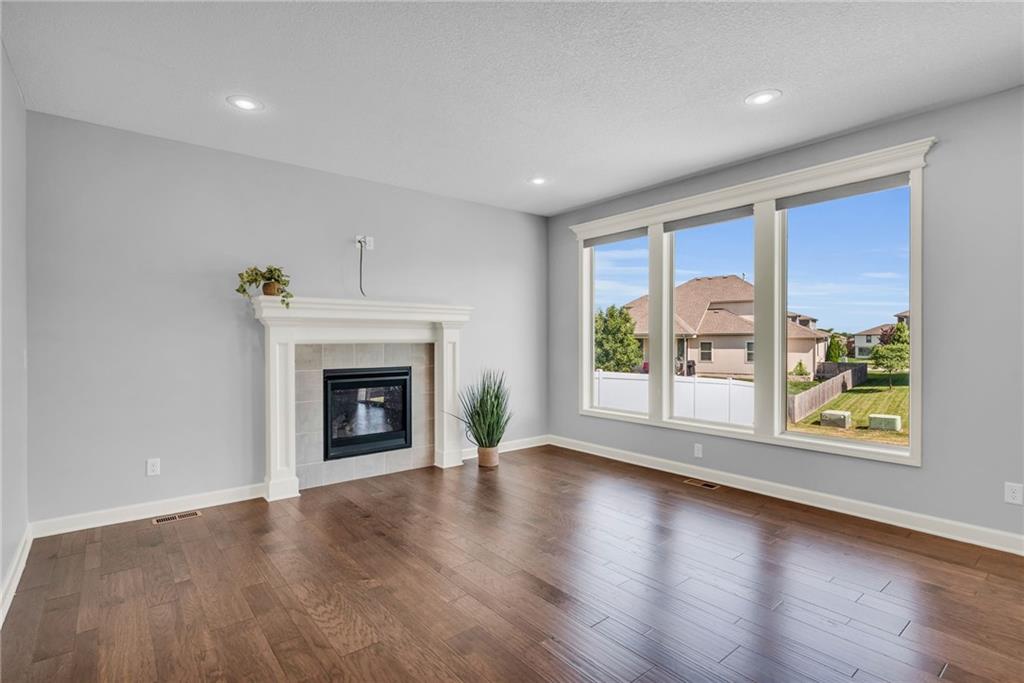 115 SE Briar Valley Lane