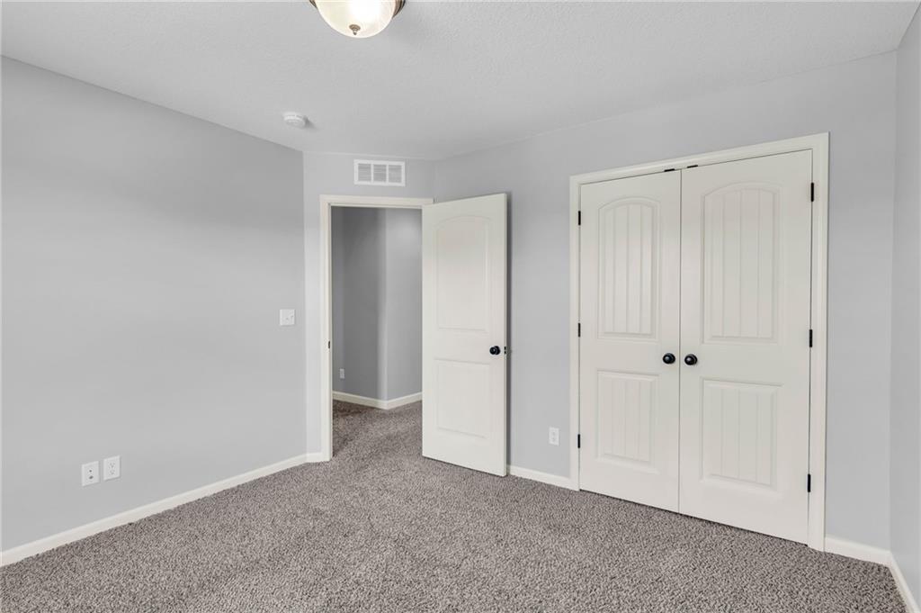 115 SE Briar Valley Lane