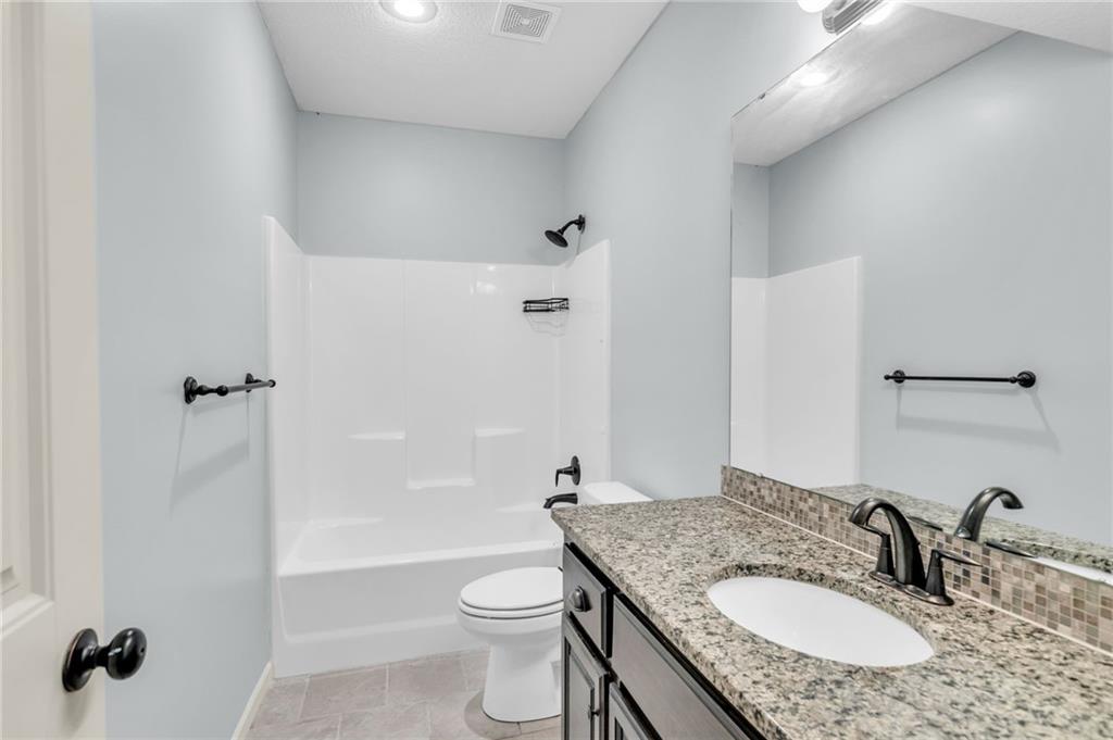 115 SE Briar Valley Lane