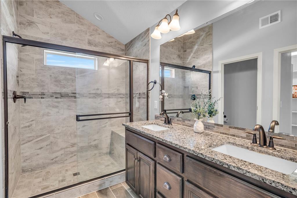 115 SE Briar Valley Lane