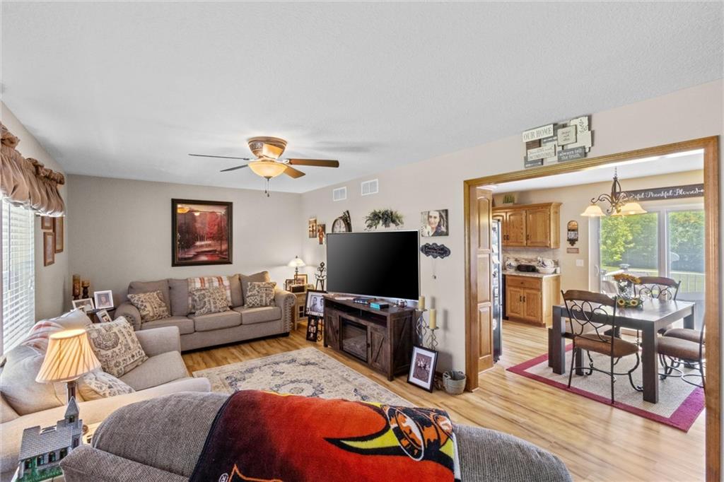 7557 SE Troxler Lane